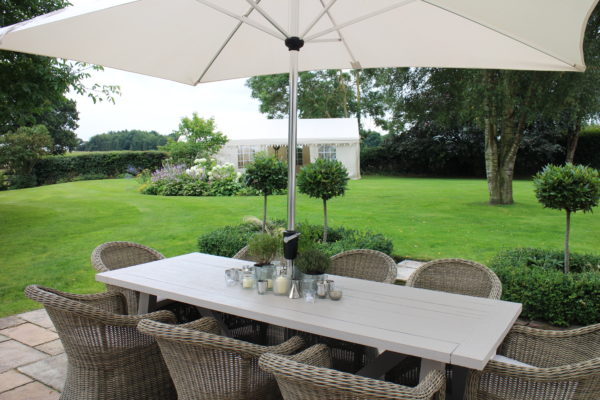 Outdoor Dining Table Re-vamp